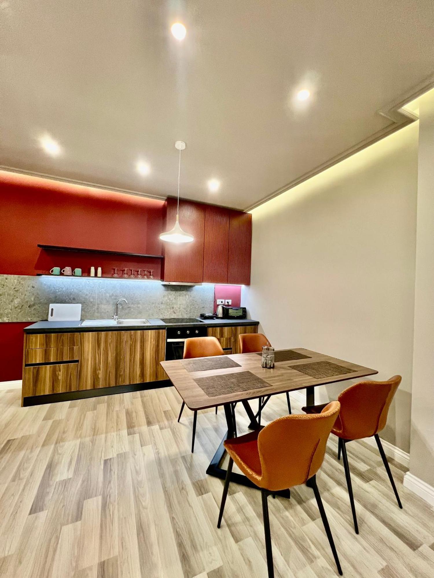 Spiranca Luxury Suites Tirana Bagian luar foto